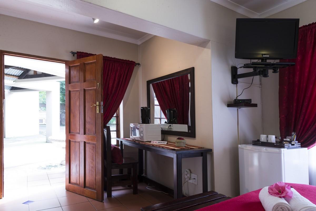 Holme Lea Manor Bed & Breakfast Piet Retief Eksteriør bilde