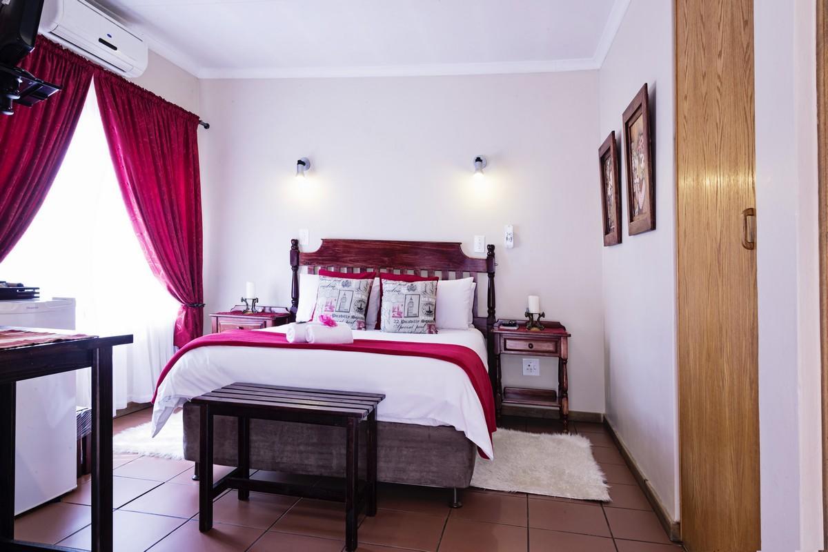 Holme Lea Manor Bed & Breakfast Piet Retief Eksteriør bilde